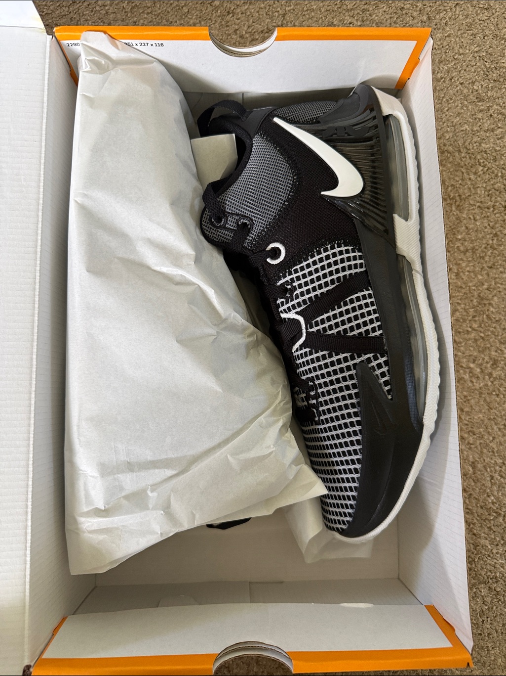 Nike Lebron Witness 7 Xii Men’s 11 Black And White Mesh Sneaker